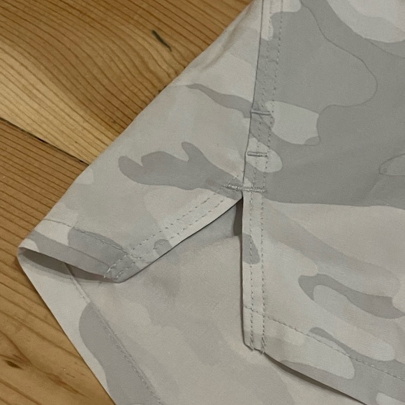 GAP White Camo Athletic Shorts - Picture 3 of 5